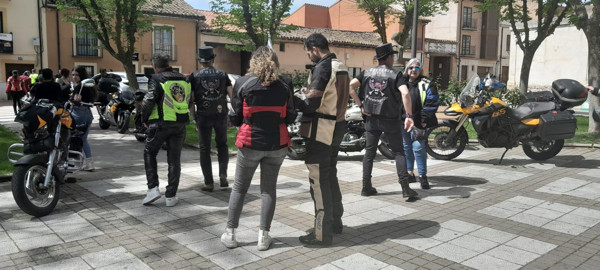 GALERÍA | La ruta de "Moteros de Nevera" de Fuentelapeña hace parada en Toro