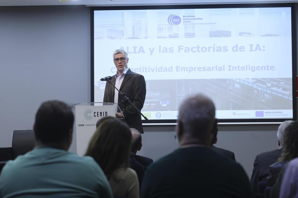 Diego Perino, director del Instituto de IA del Barcelona Supercomputing Center (BSC-CNS), durante su ponencia.