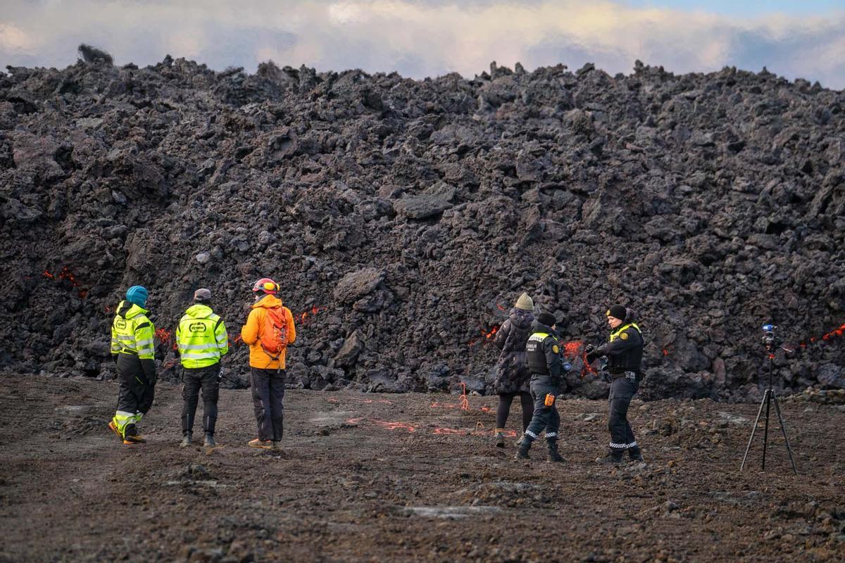 Erupción volcánica cerca de la montaña Fagradalsfjall en la península de Reykjanes al suroeste de Reykjavik