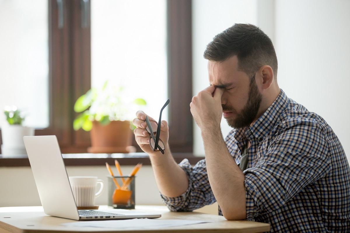 El estrés puede provocar o acrecentar los dolores de cabeza.