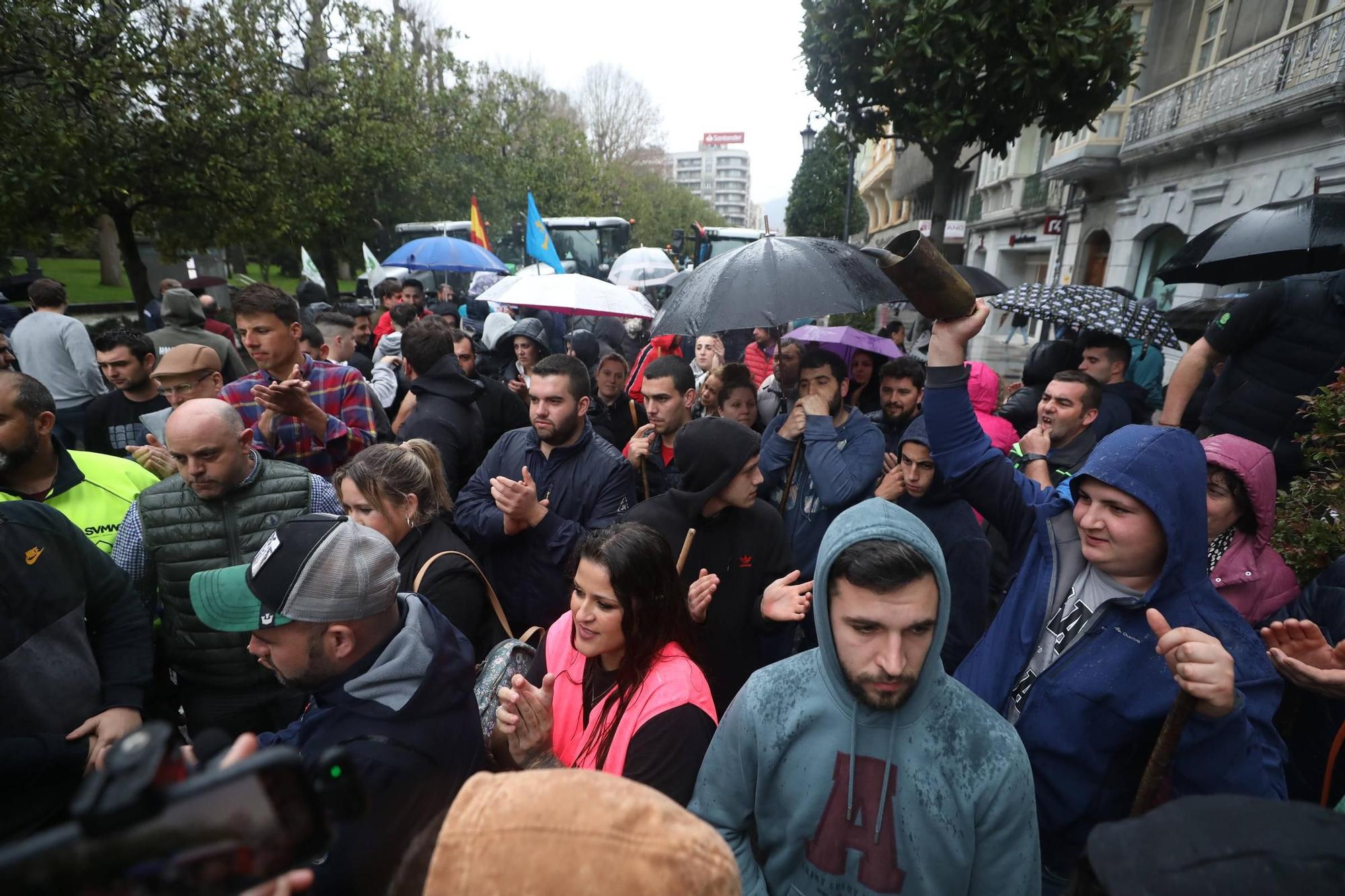 Protestas de los ganaderos y agricultores en Oviedo