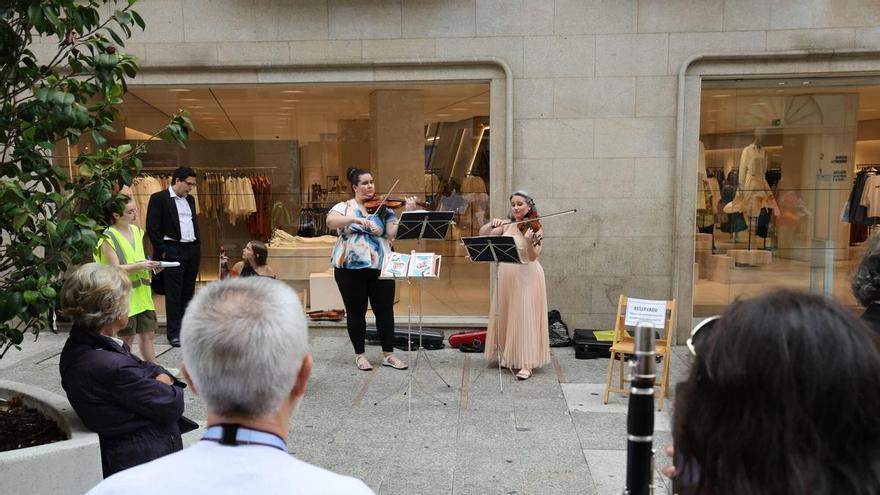 Protesta contra la reducción de personal en el conservatorio superior.