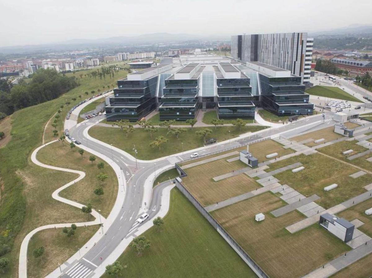 El HUCA envía pacientes psiquiátricos a Gijón y Langreo por falta de camas