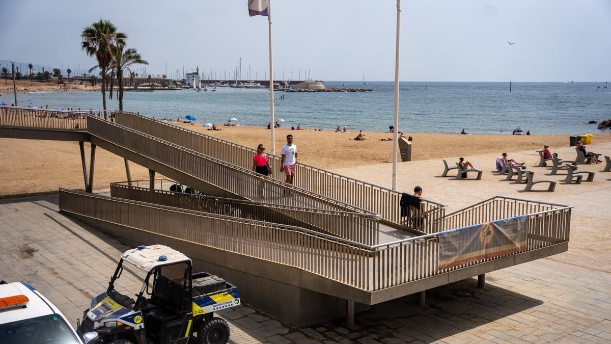 Los Mossos investigan la muerte de un hombre en la Barceloneta que había roto una orden de alejamiento