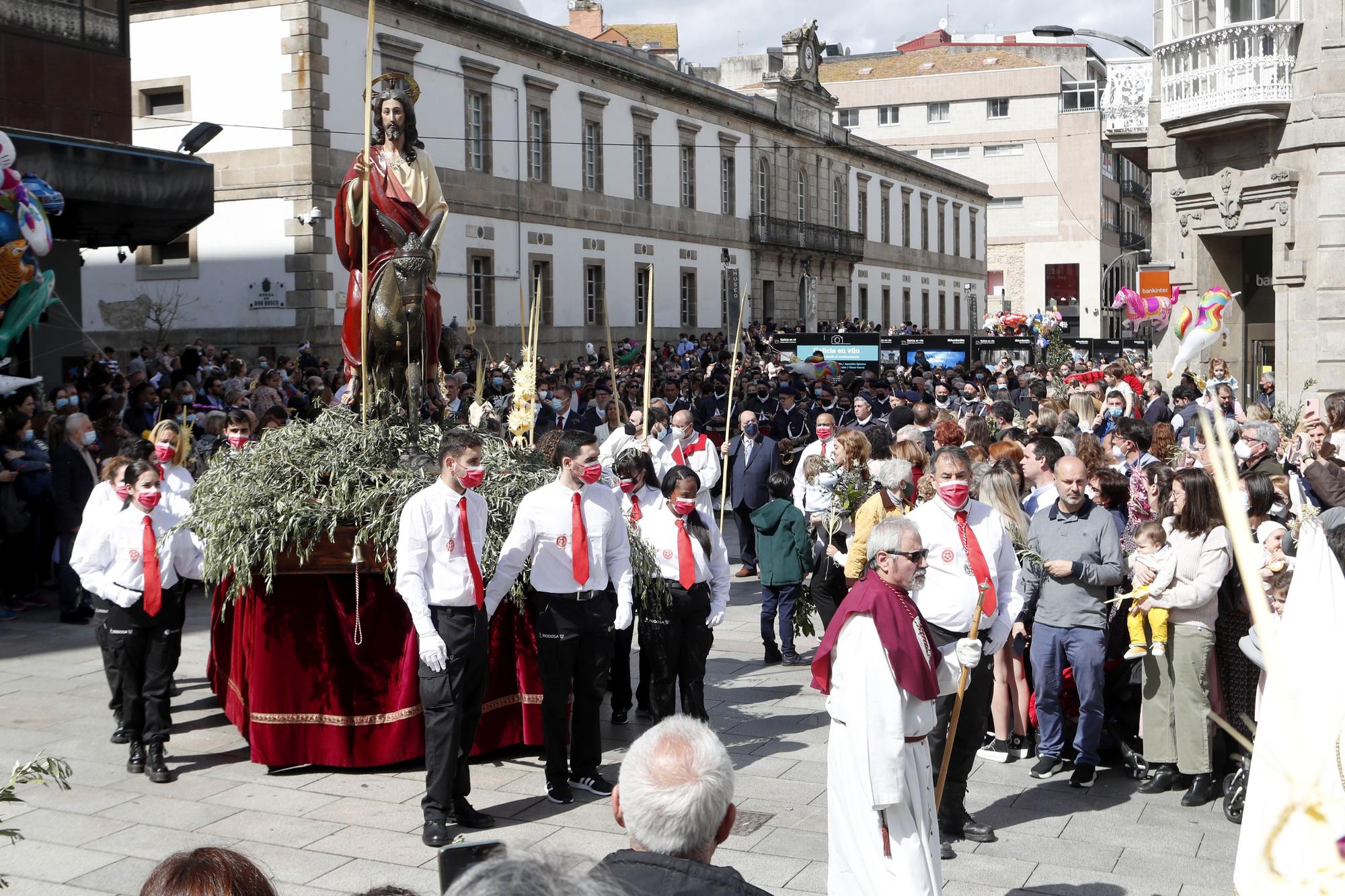 La Borriquita recorre las calles de la ciudad