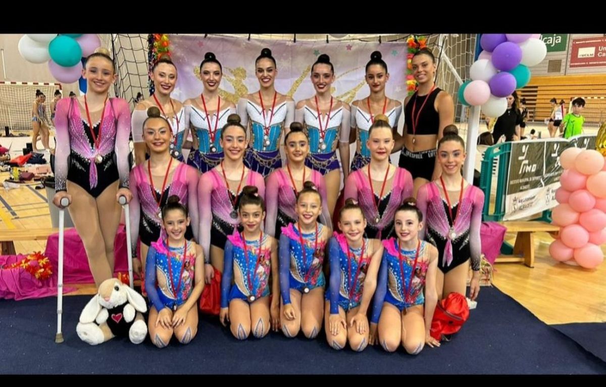Parte de la representación del Gimnasia Morvedre en Albacete.
