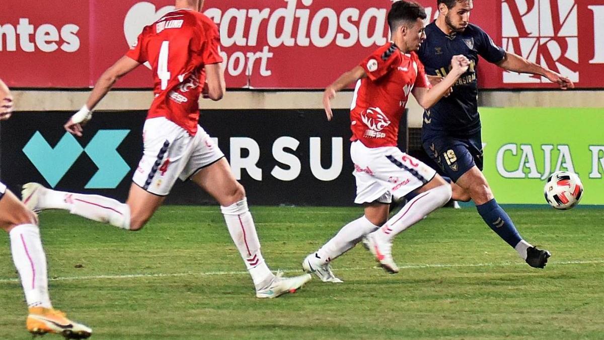 El Real Murcia siempre llega tarde