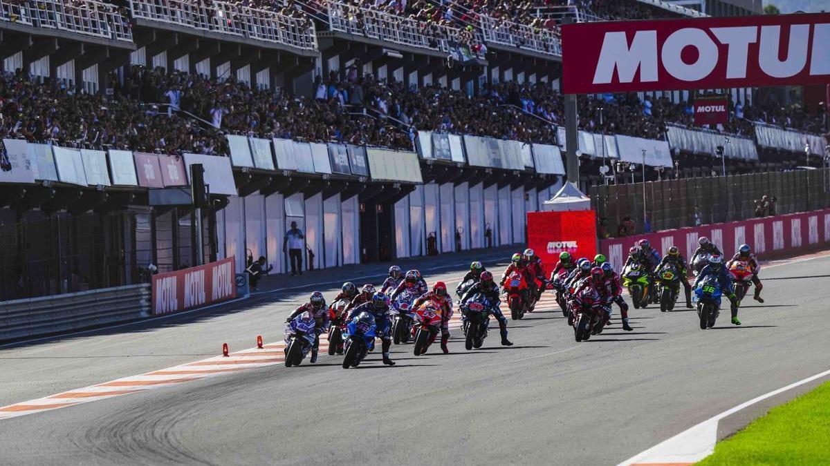 Salida del Gran Premio de MotoGP en Cheste