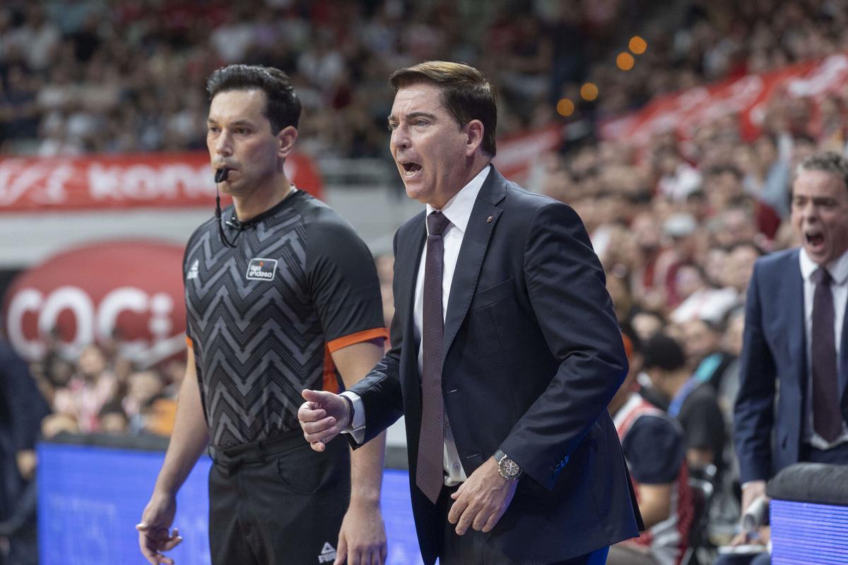 Xavi Pascual, durante el encuentro del play-offs, en la pista del UCAM Murcia