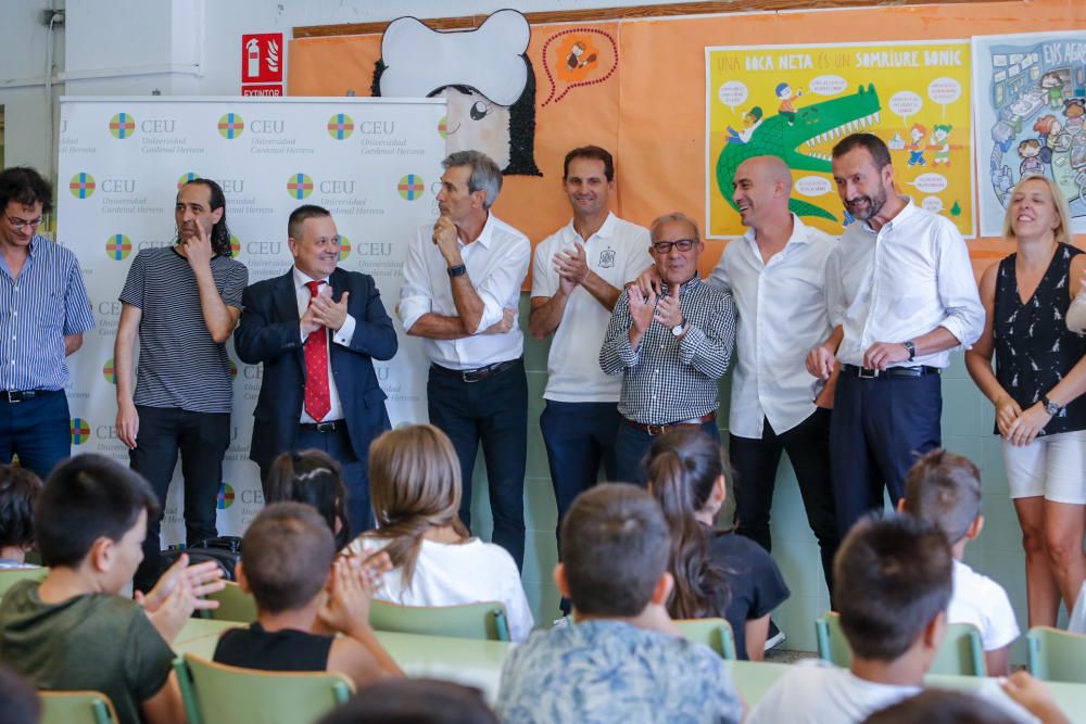 Visita de la selección a un colegio de Elche