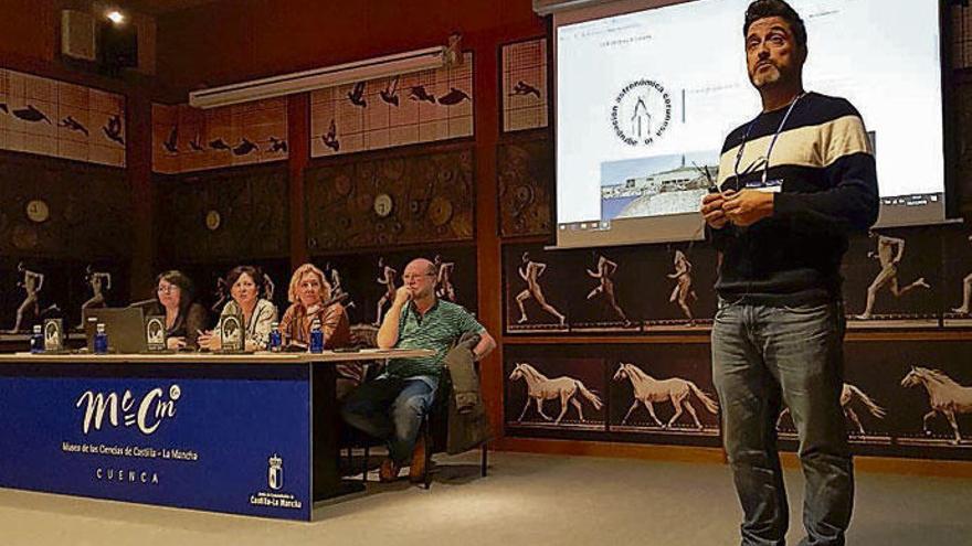 El coruñés Óscar Blanco, ayer en el Congreso Estatal de Astronomía de este año, realizado en Cuenca.