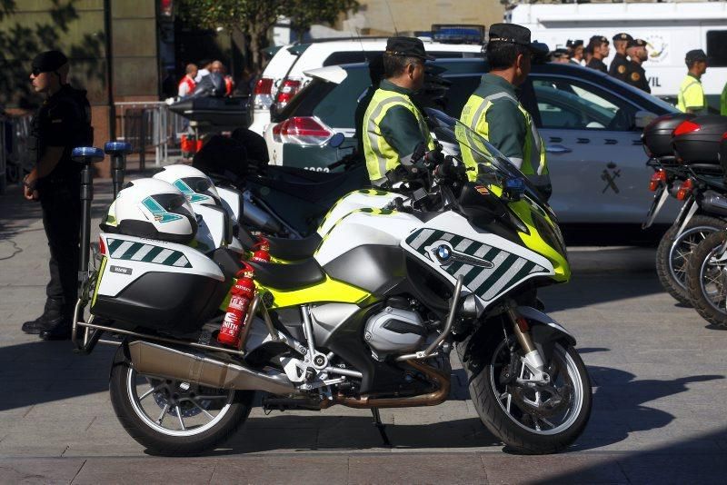 La Guardia Civil rinde homenaje a la Virgen del Pilar, su patrona.