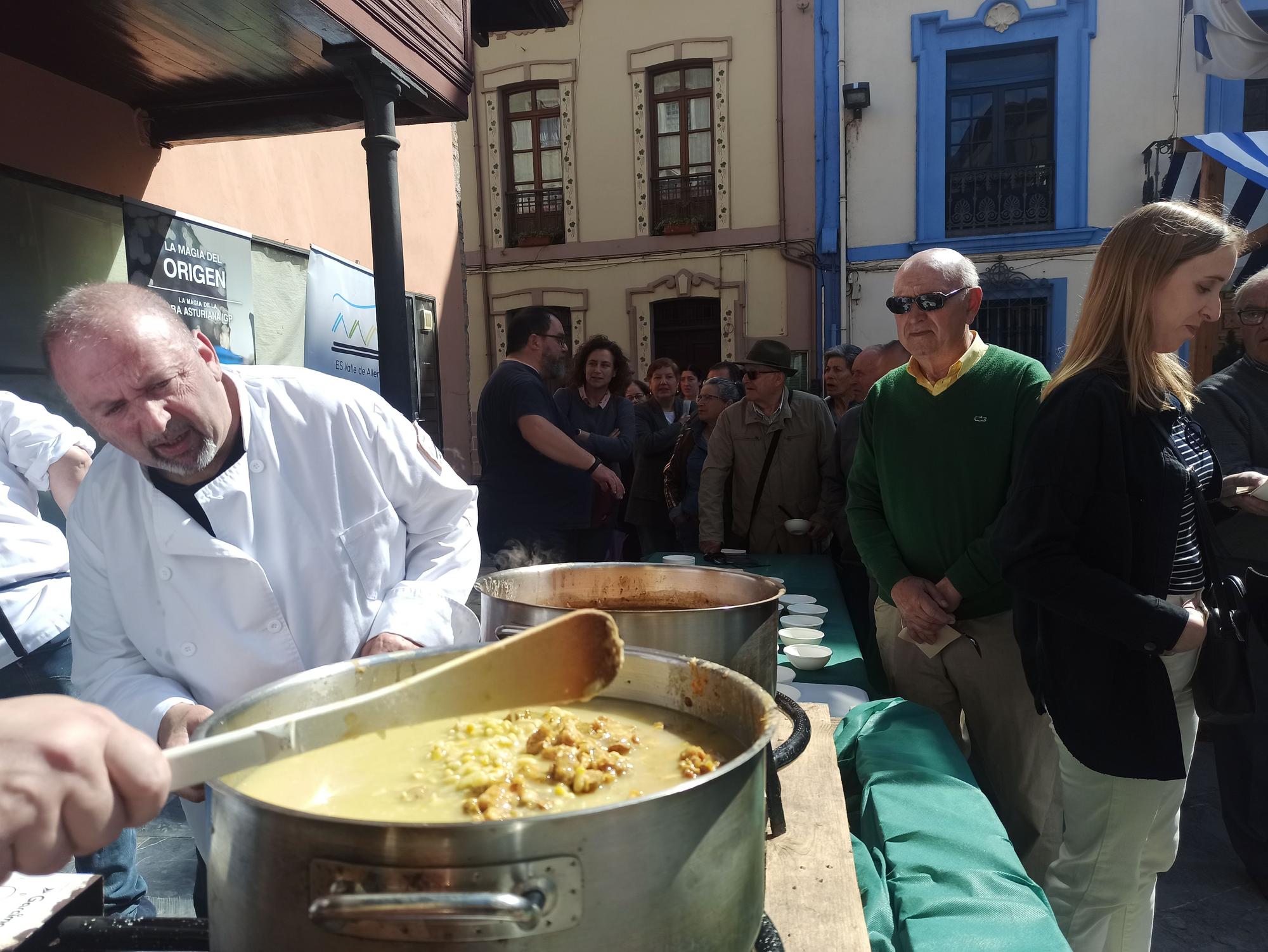 Lleno en la Primera Flor de Grado