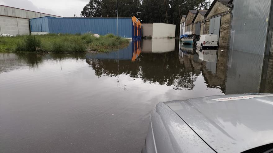 El desbordamiento del Mandeo y el Mendo provoca inundaciones en Betanzos