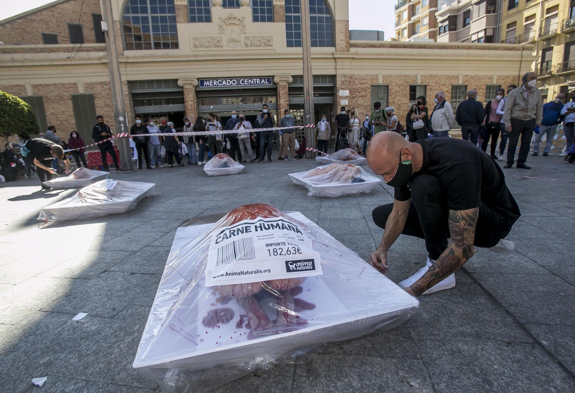 Protesta por el consumo de carne animal en Alicante