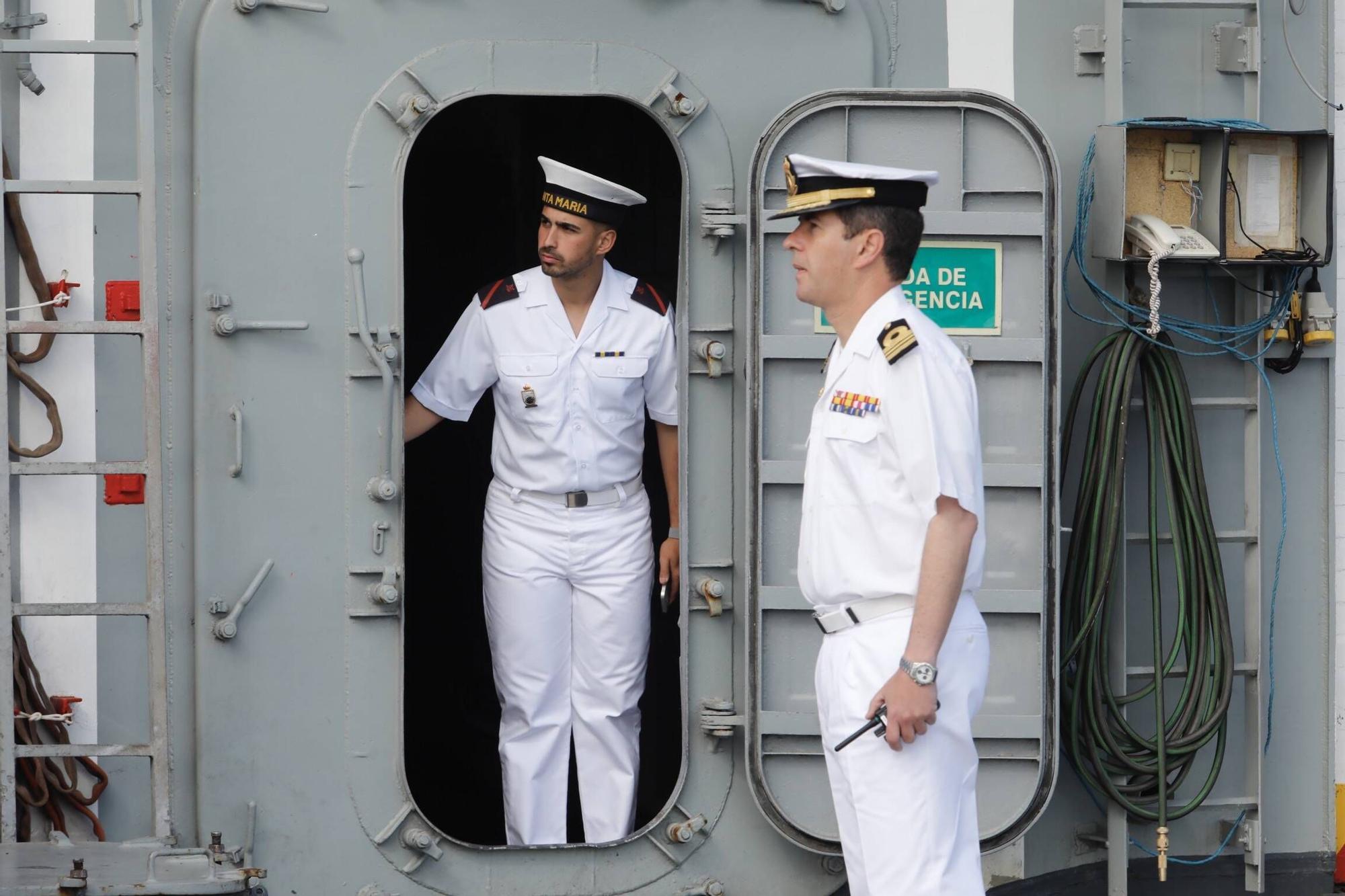 Así fue la visita institucional a los barcos de guerra que están en Gijón por el Día de las Fuerzas Armadas