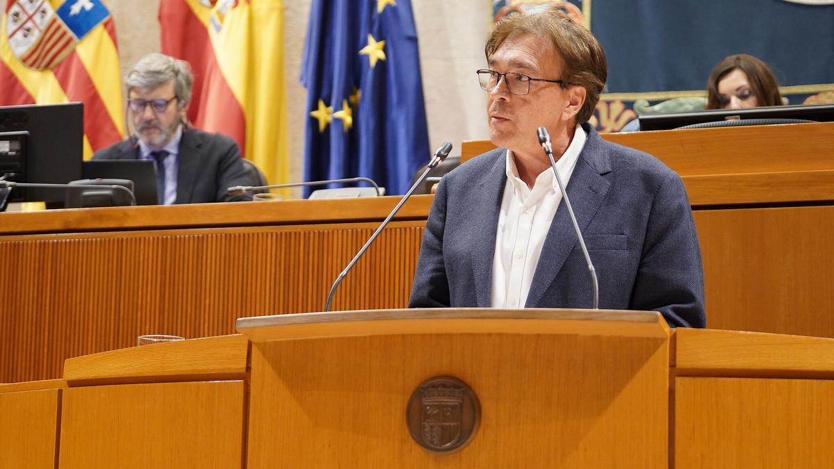 El portavoz de Aragón-Teruel Existe, Tomás Guitarte, en el último debate del estado de la comunidad.