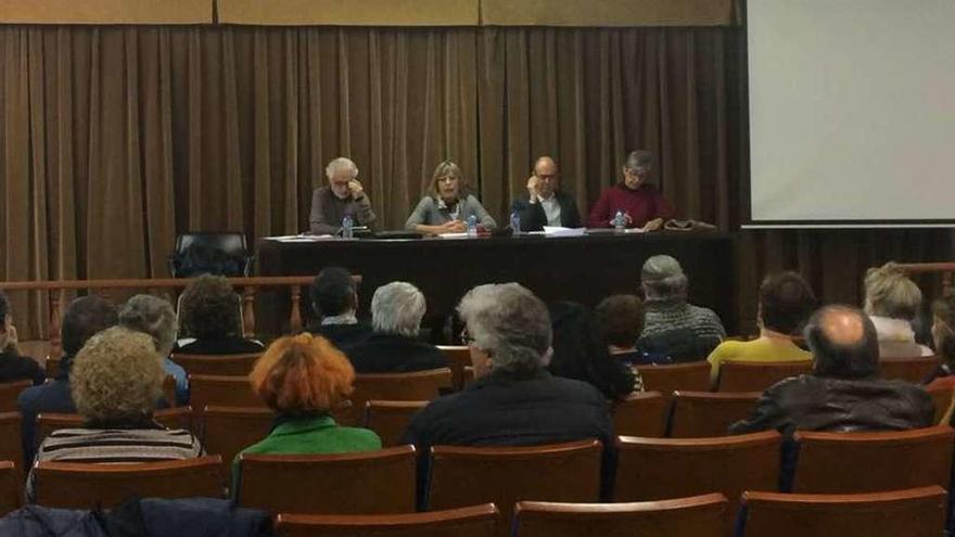 Un momento de la asamblea de la asociación Amigos de Baltasar Lobo.