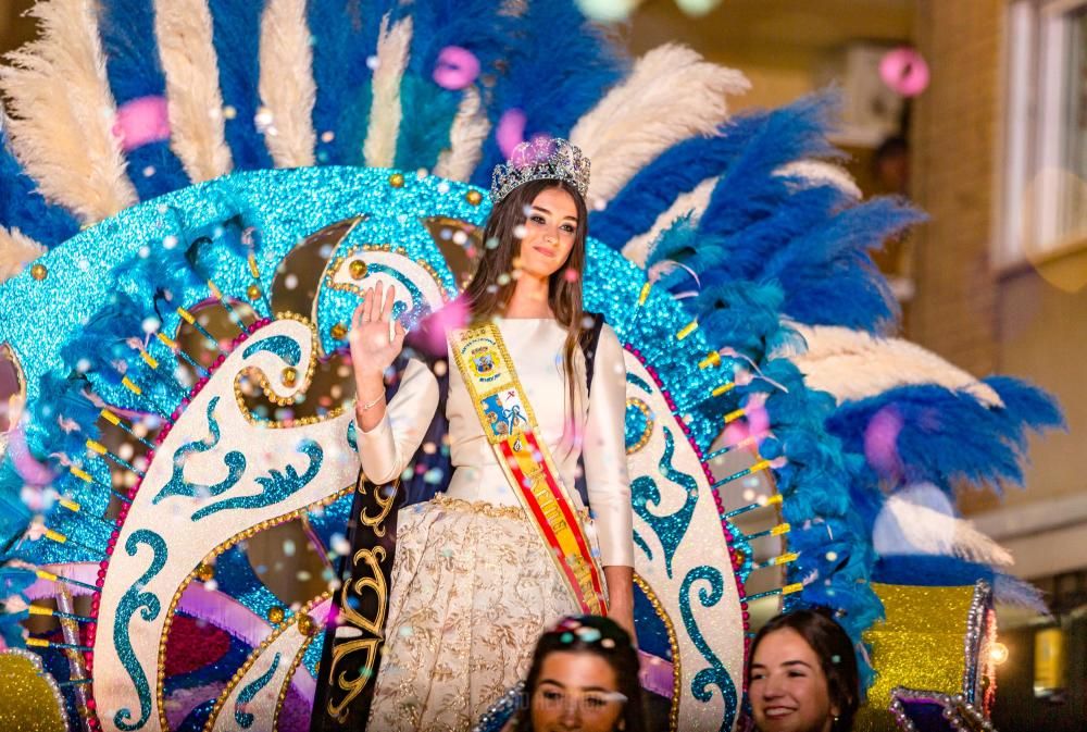 Desfile de carrozas de las fiestas de Benidorm