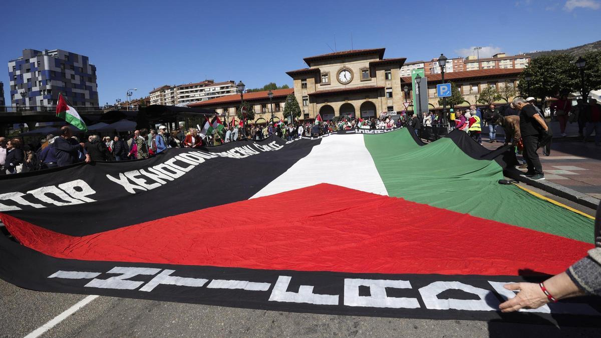 Un instante de una manifestación contra el genocidio en Palestina, en Oviedo.