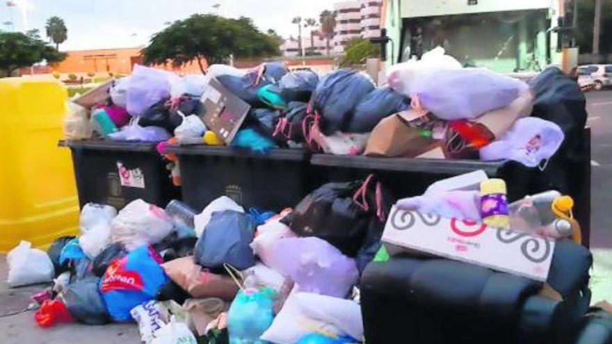 Cs denuncia el caos con la basura en la ciudad