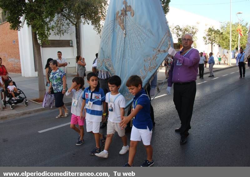 GALERÍA DE FOTOS -- Vila-real se vuelca en la procesión a la ermita