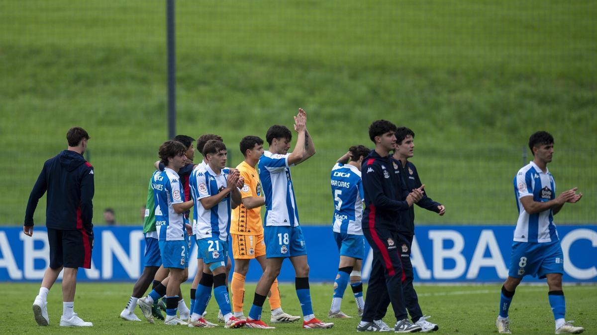 Los jugadores del Fabril festejan la clasificación para el 'play off'.