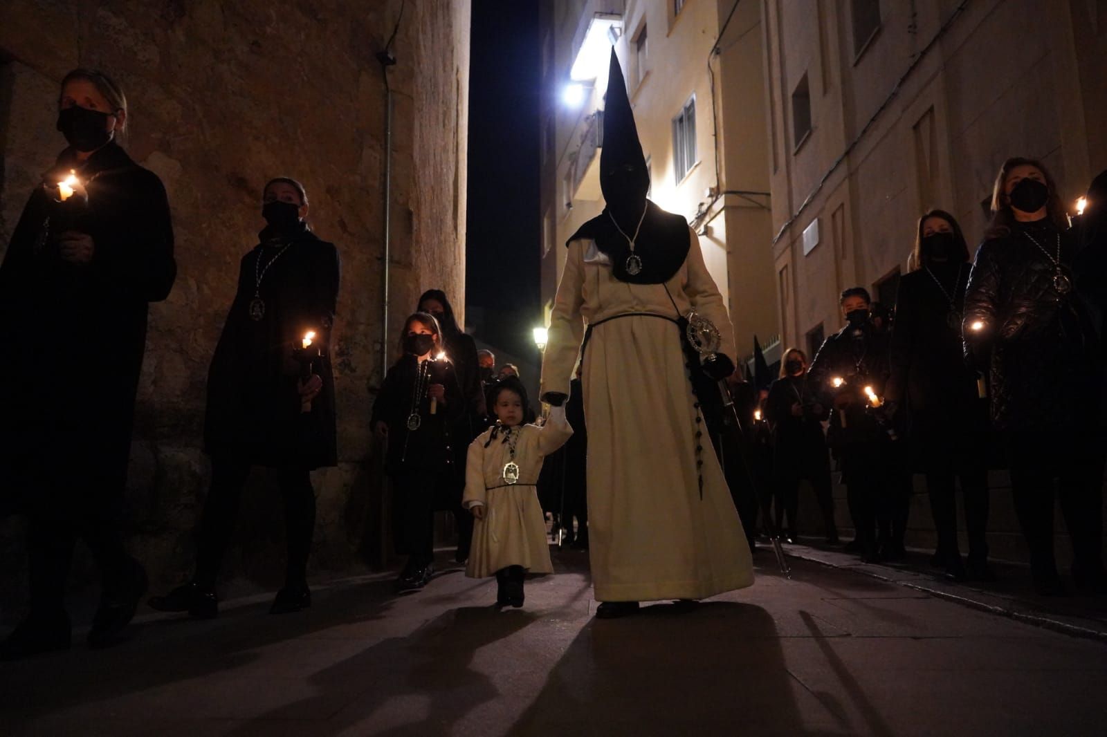 GALERÍA | La procesión de Nuestra Madre de las Angustias, en imágenes