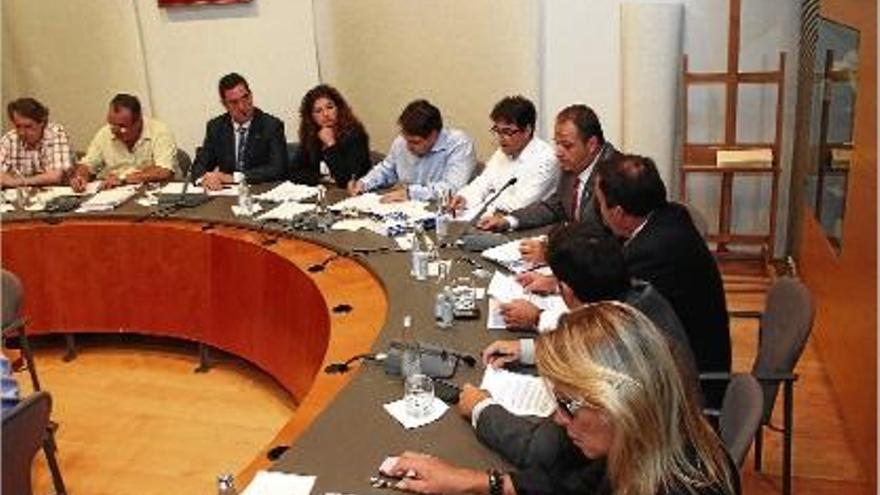 L&#039;equip de govern necessita del suport d&#039;alguns dels grups municipals a l&#039;oposició per aprovar els punts.