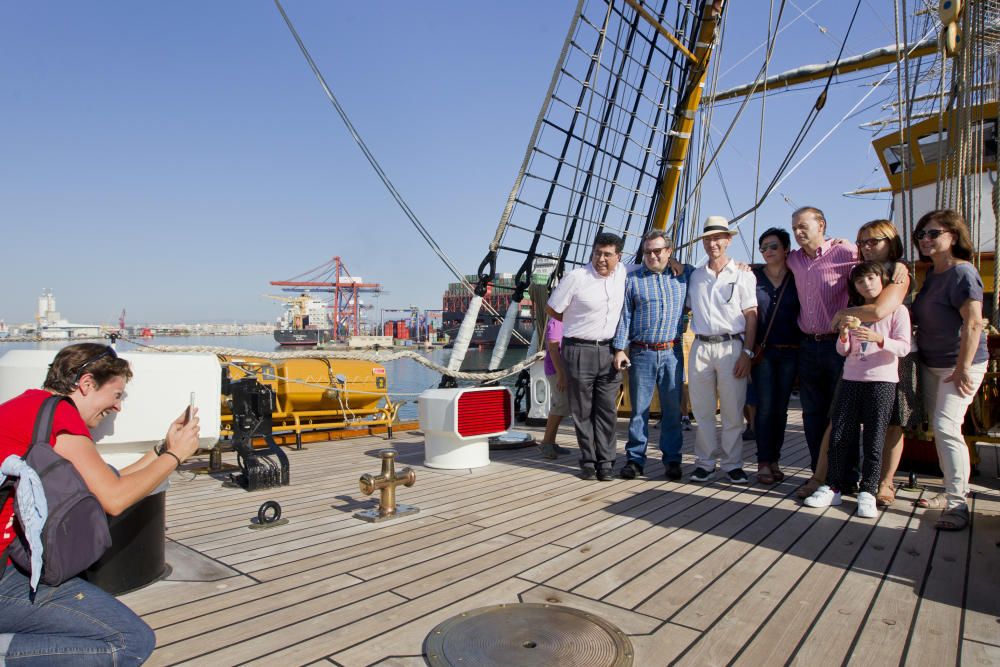 El buque italiano Amerigo Vespucci visita Valencia