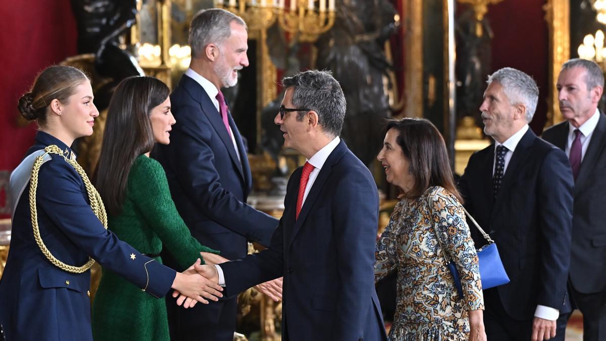 Los Reyes, la Princesa de Asturias y la Infanta Sofía presiden una recepción en el Palacio Real por el Día de la Fiesta Nacional
