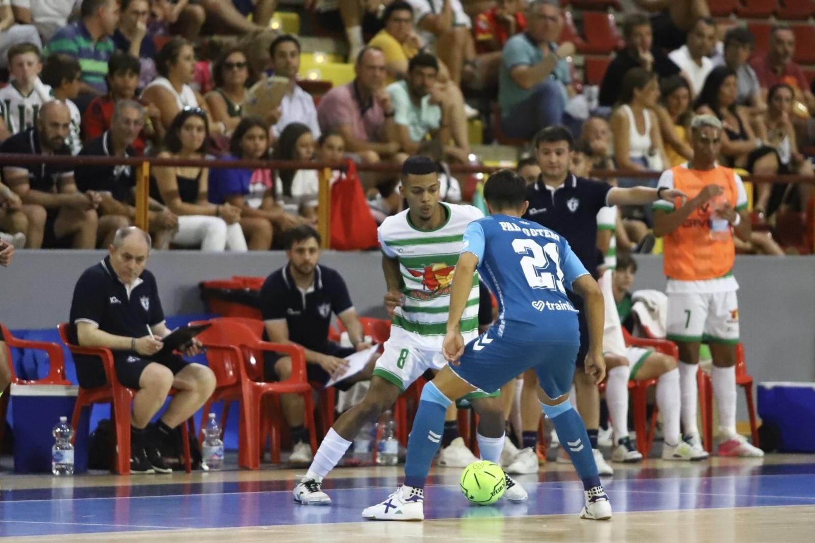 Córdoba Futsal-Real Betis Futsal | Las imágenes del partido en el Palacio Vista Alegre