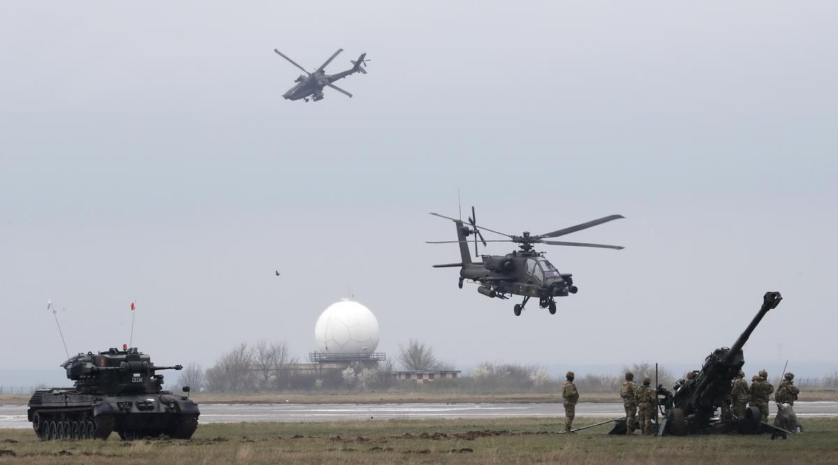 Fuerzas terrestres estadounidenses de la 101 División Aerotransportada, durante un ejercicio en la base aérea de la OTAN, en Rumania