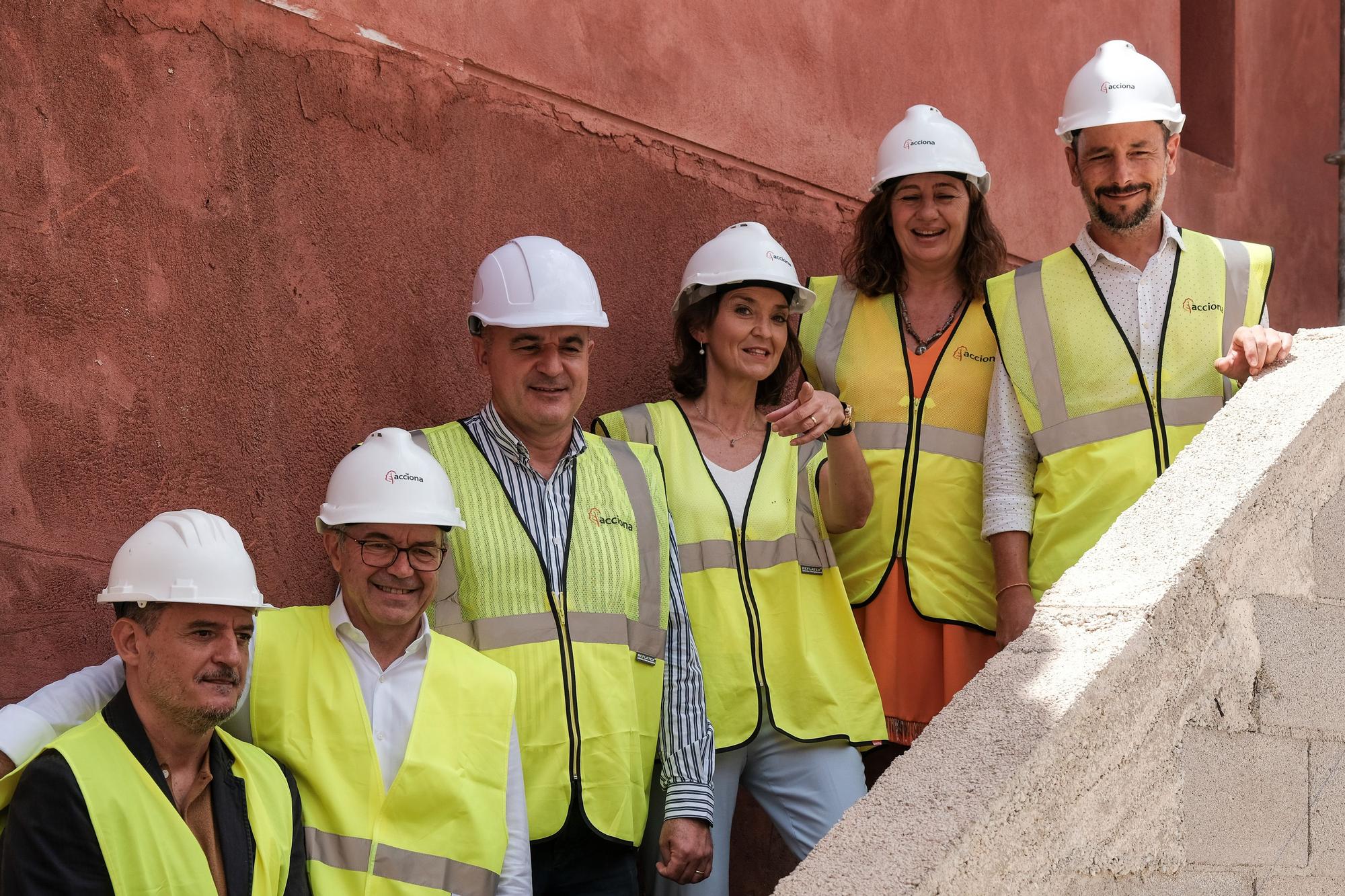 Así ha sido la visita de la ministra Reyes Maroto a las obras del Parador de Ibiza.