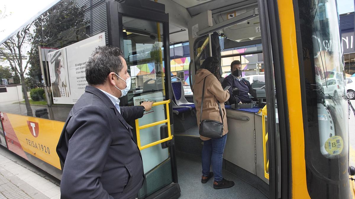 La mascareta ja no serà obligatòria per pujar als autobusos