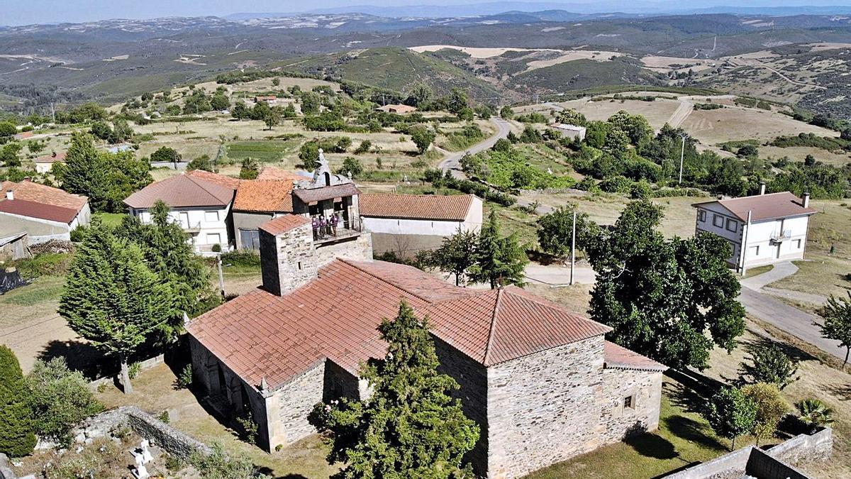 Vista aérea de Viñas de Aliste y zonas donde se ha realizado la concentración parcelaria. | Ch. S.