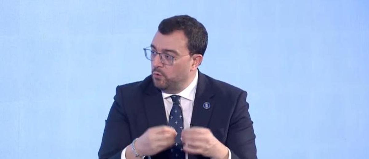 El presidente de Asturias, Adrián Barbón, en el foro 'España 360' de Prensa Ibérica.