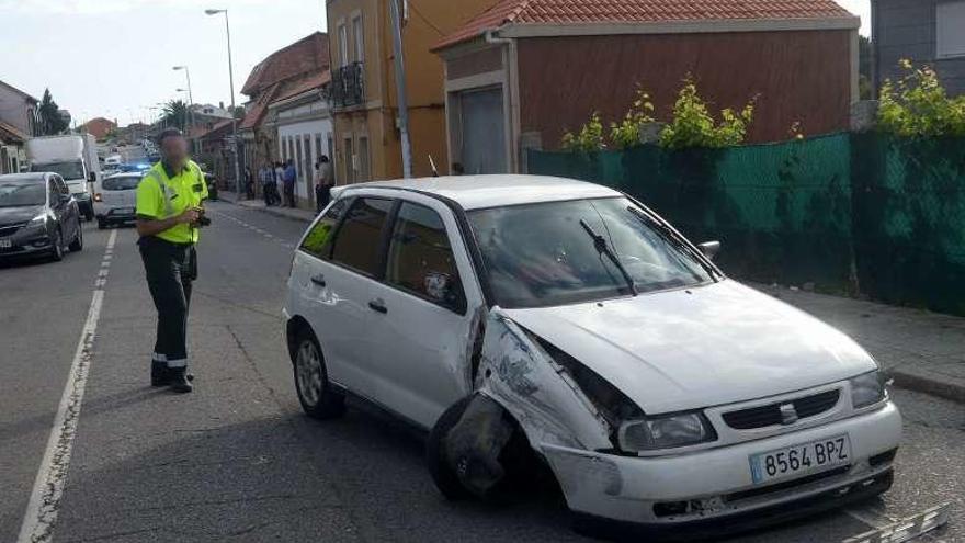 El accidente de tráfico ocurrido ayer en Vilanova. // Noé Parga