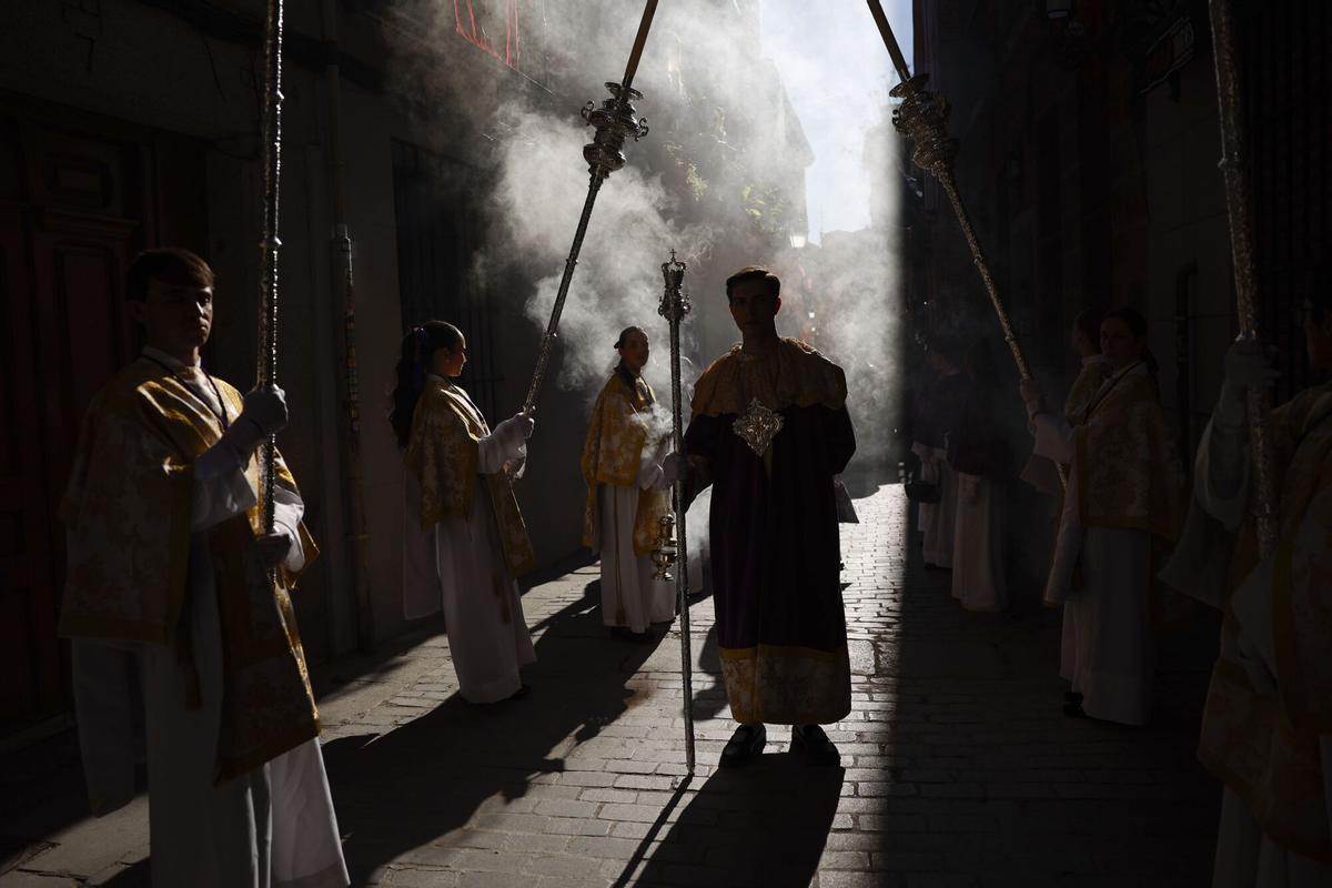 Las mejores imágenes de las procesión de Jesús 'El Pobre' en el Jueves Santo de Madrid. Las mejores imágenes de las procesión de Jesús 'El Pobre' en el Jueves Santo de Madrid.