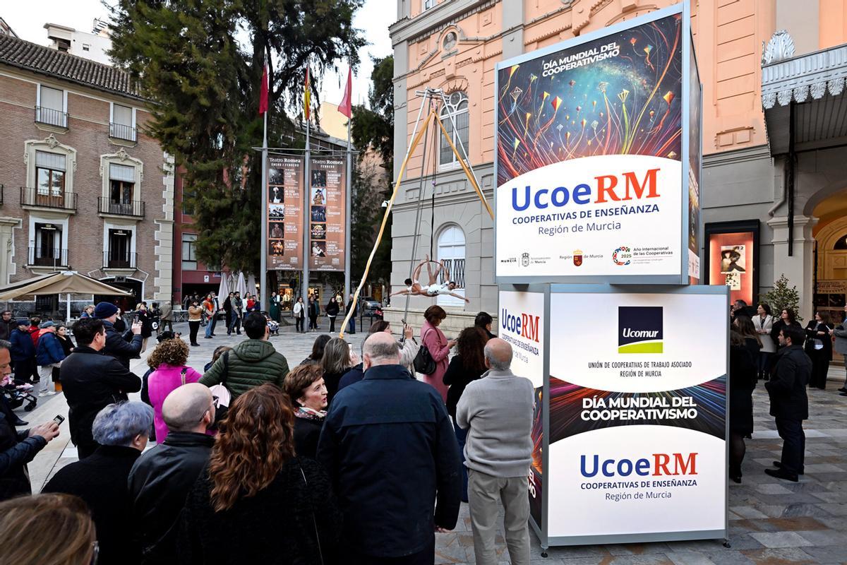 Desde su creación, su misión ha sido representar, coordinar, promover y defender el modelo cooperativo en el ámbito educativo.