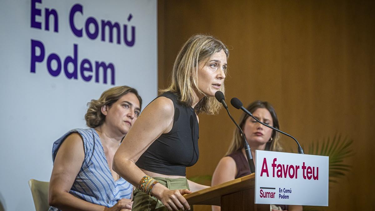 La presidenta de En Comú Podem en el Parlament, Jéssica Albiach, y la exalcaldesa Ada Colau, en un acto