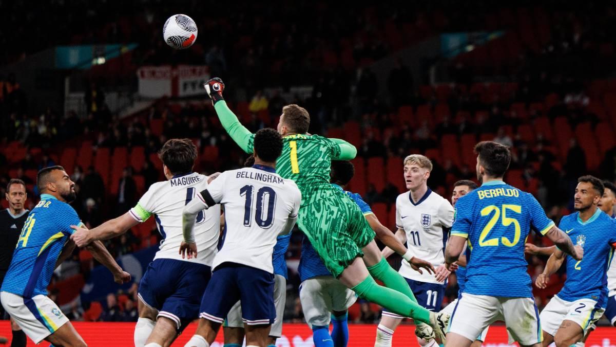 Bento en el amistoso Inglaterra-Brasil en Wembley