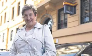 María Belén Pérez Primera mujer policía nacional que patrulló por las calles de Asturias en junio de 1985 "Menudas miradas cuando me quitaba la gorra de policía y veían los pendientes"