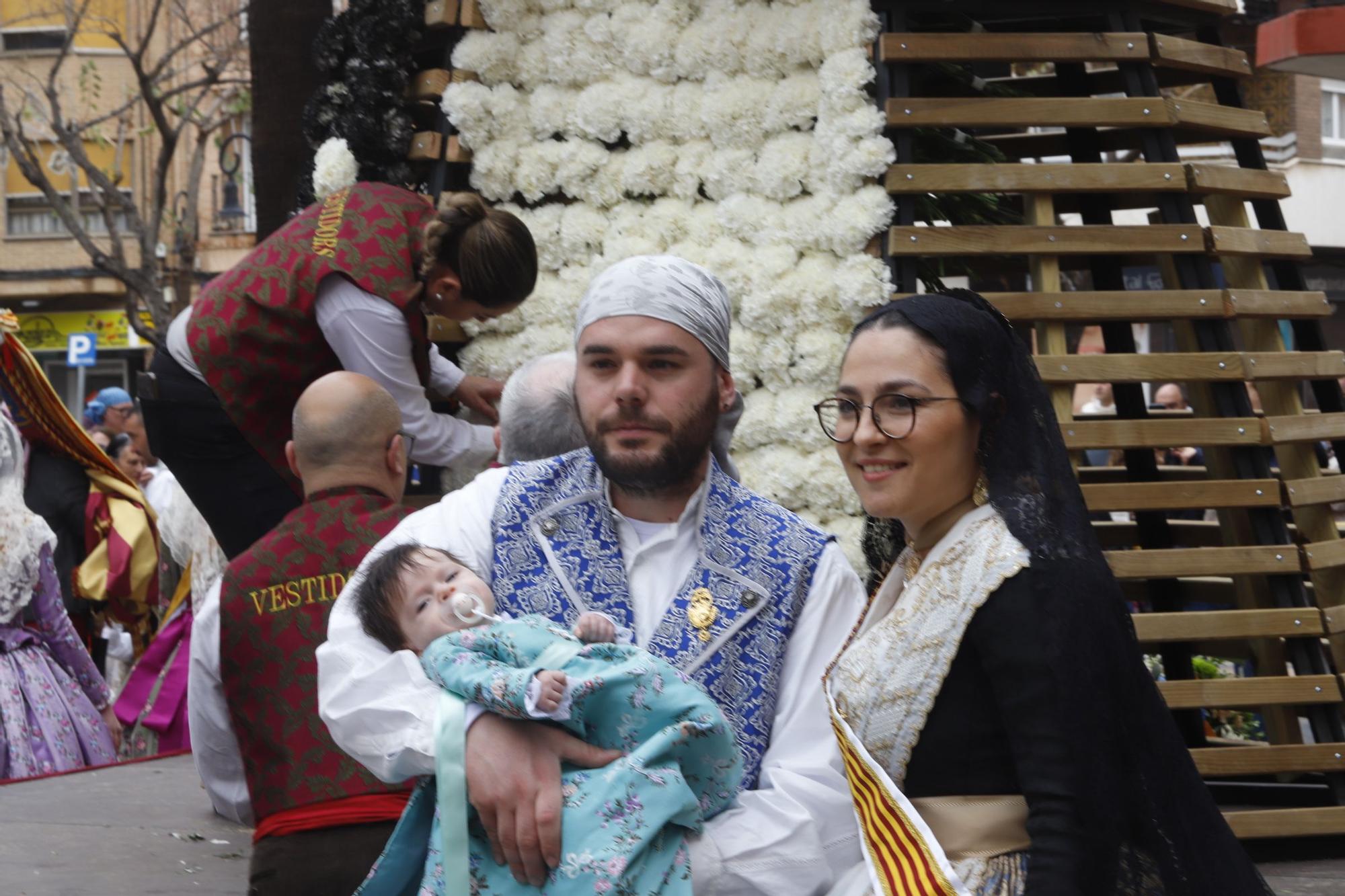 Una ofrenda emocionante en memoria de la dana en Aldaia