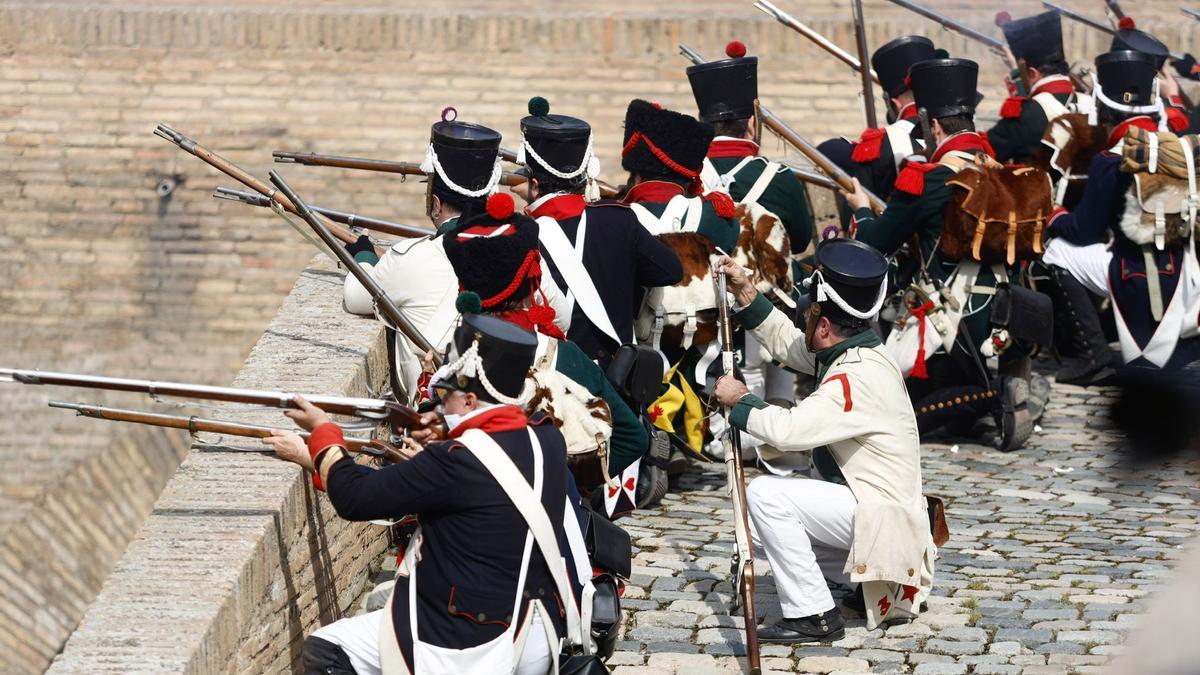 EN IMÁGENES | Así ha sido la recreación de la batalla del Segundo Sitio de Zaragoza