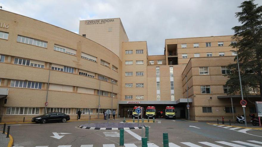 Una reunión social, origen de dos positivos de coronavirus entre sanitarios del Hospital General de Castellón