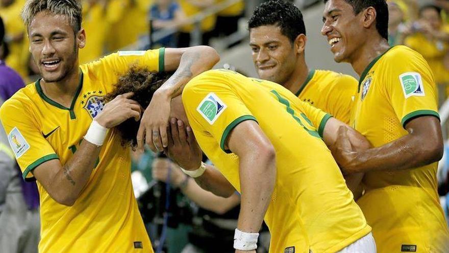 Brasil llega a semifinales pidiendo la hora (2-1)