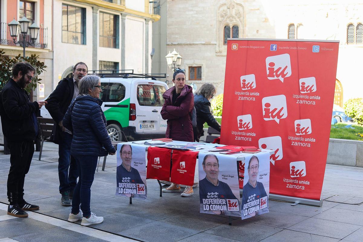 Zamora. Rueda de prensa Izquierda Unida “mujer e infancia”