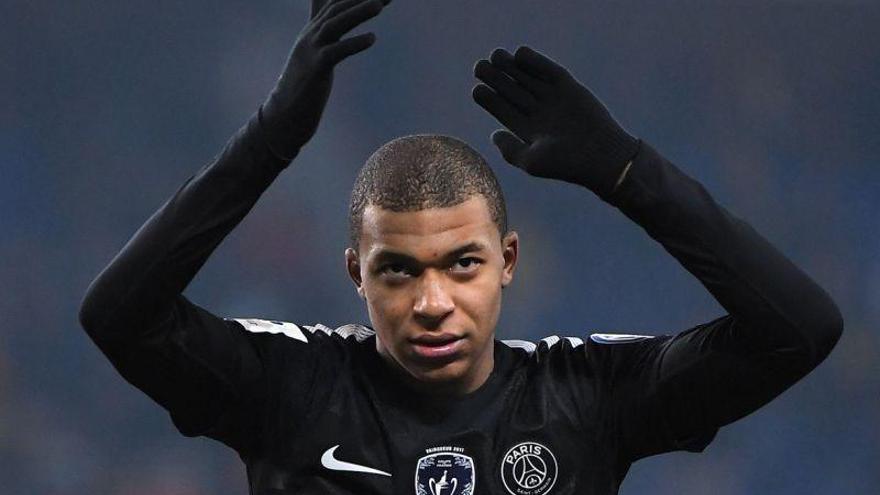 La federación francesa impone dos partidos a Mbappé