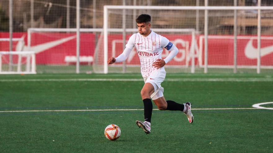 El joven central Ángel Puerto firma con el Dépor dos años, más otro opcional